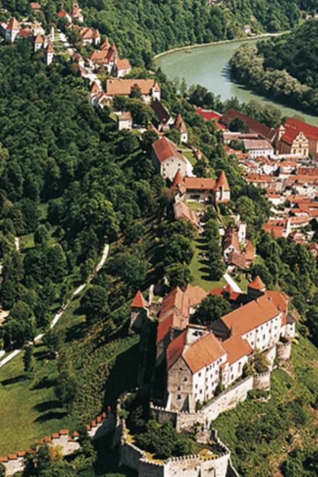 worldlongest castle burghausen topview