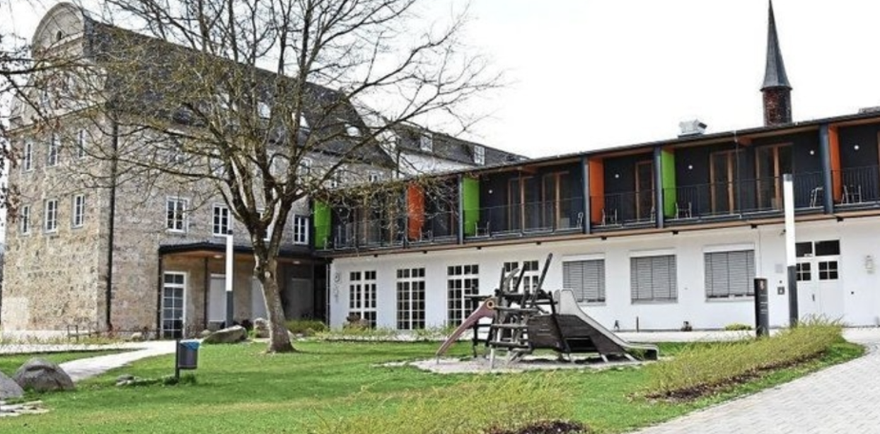accommodation youth hostel jugendherberger burghausen travel